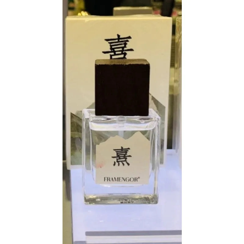 Womens Floral Fragrance Long Lasting Gentle Spicy Fresh Aroma With Bright Citrus Elegant Blooms Warm Woods And Smooth Amber