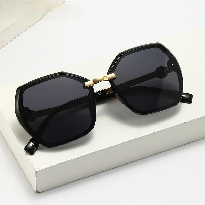 Women Square Sunglasses Ladies Fashion Big Frame Sun Glasses Catwalk Vintage Eyeglasses Sunglass