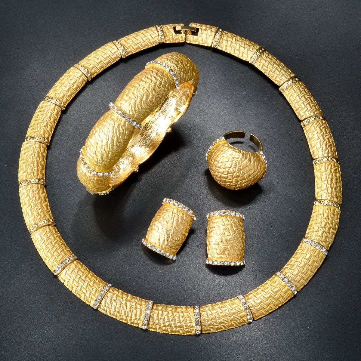 Elegant 18K Gold Plated Jewelry Set Women Luxurious Necklace Earrings Bracelet Ring 4pcs Jewelry Set Wedding Party Accessories