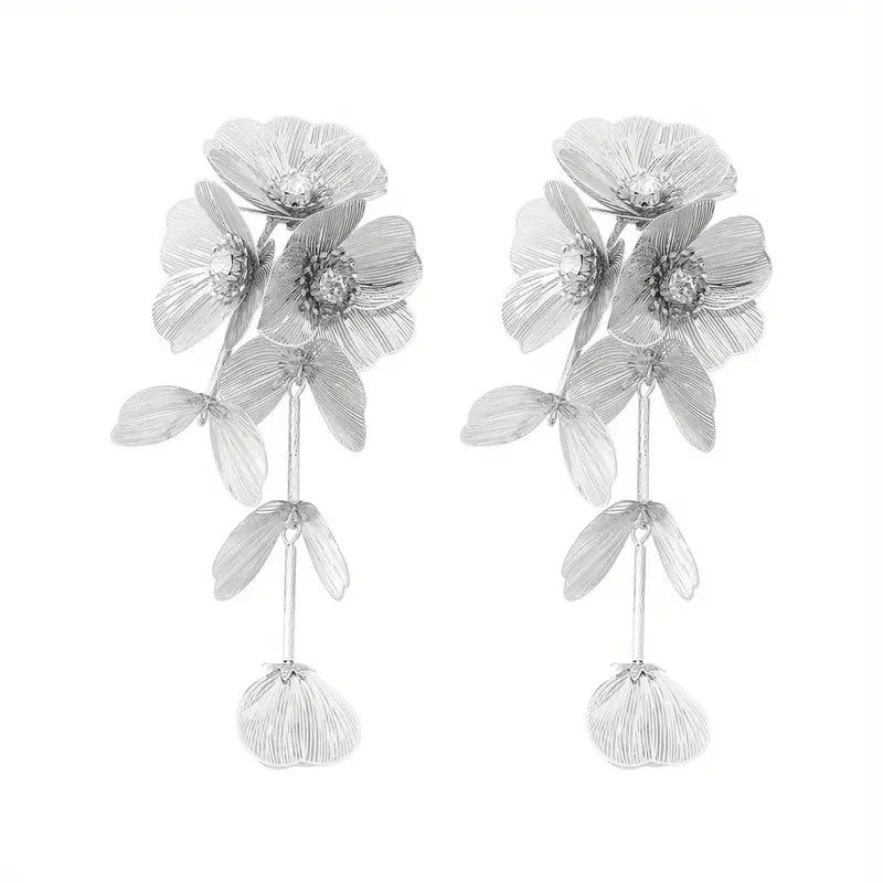 Handcrafted Floral Jewelry Set with Sparkling Rhinestones - Elegant Necklace and Earrings, Ideal for Parties and Night Clubs