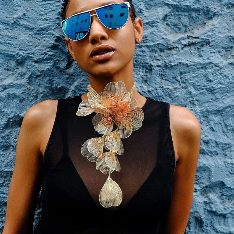 Handcrafted Floral Jewelry Set with Sparkling Rhinestones - Elegant Necklace and Earrings, Ideal for Parties and Night Clubs