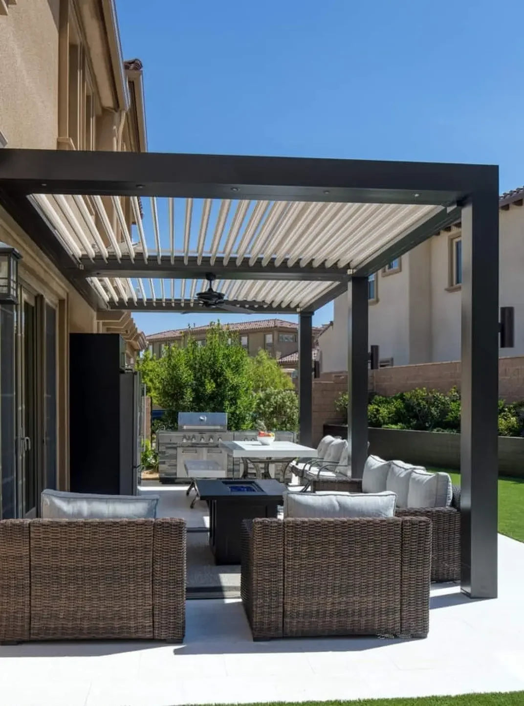 Modern Bioclimatique Pergola Luxury Louvered Aluminium Gazebo Square Tube Rain-Proof Motorized Louver Roof Patio Outdoor Pergola