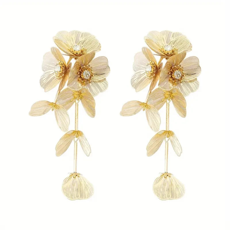 Handcrafted Floral Jewelry Set with Sparkling Rhinestones - Elegant Necklace and Earrings, Ideal for Parties and Night Clubs