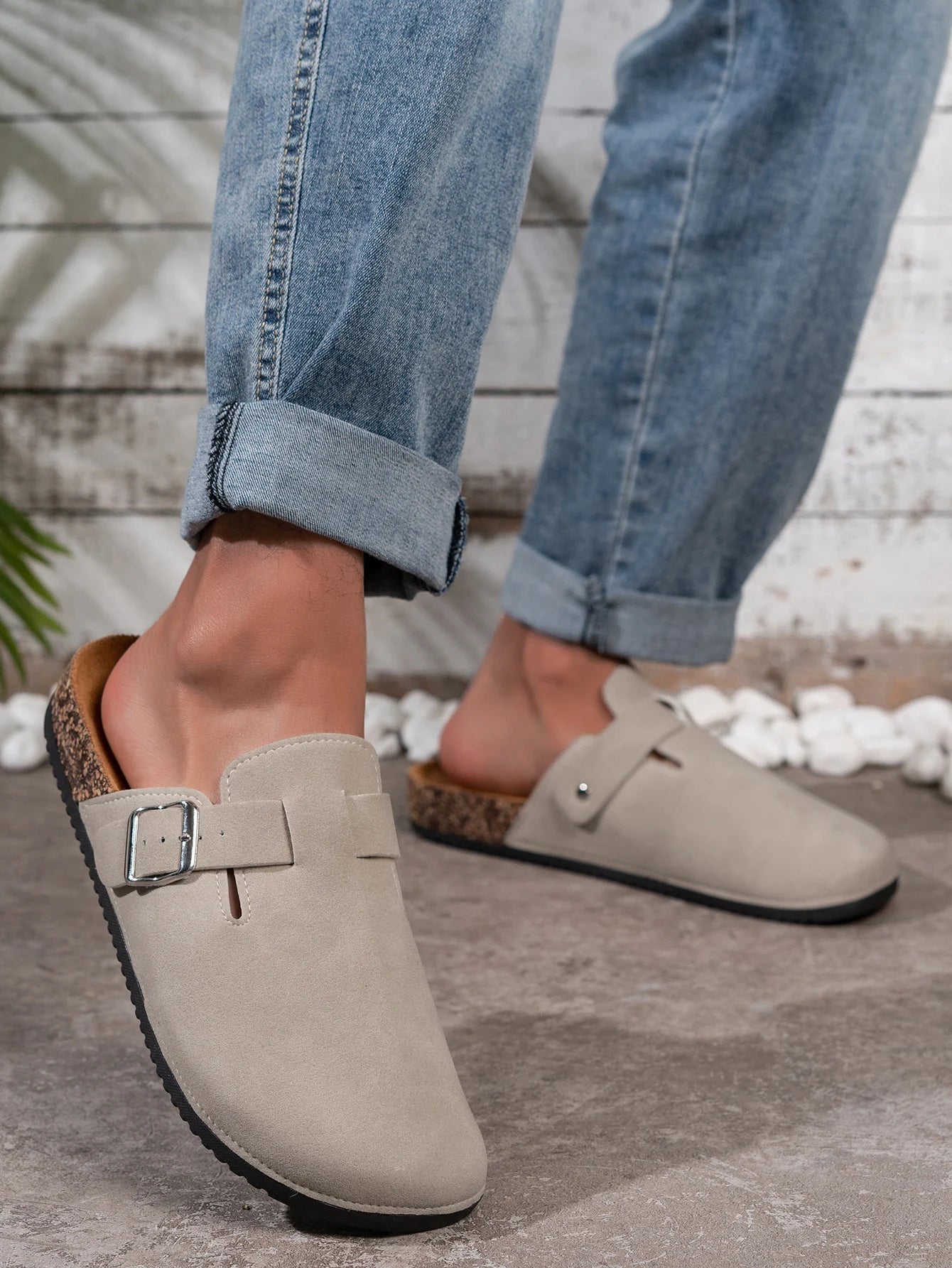 Men's Toe-Toe Slippers, Fashionable and Versatile, Thick-Soled, Wear-Resistant, Soft-Soled, Comfortable Slip-On Casual Sandals