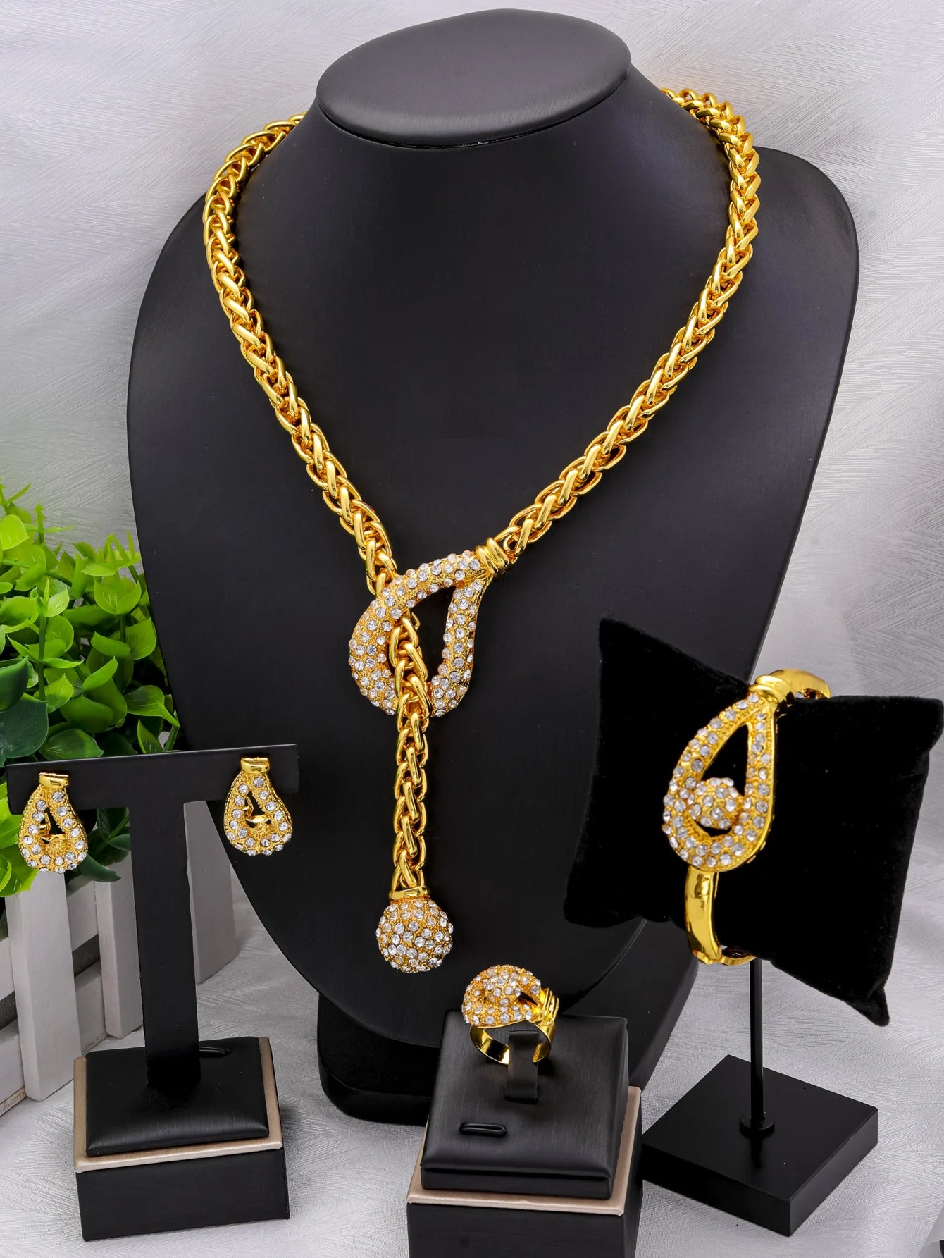 Dubai 24K Gold Plated Gold Women Jewelry Sets Classic Design Necklace Earrings Charm Bracelet Ring Banquet Party Jewelry