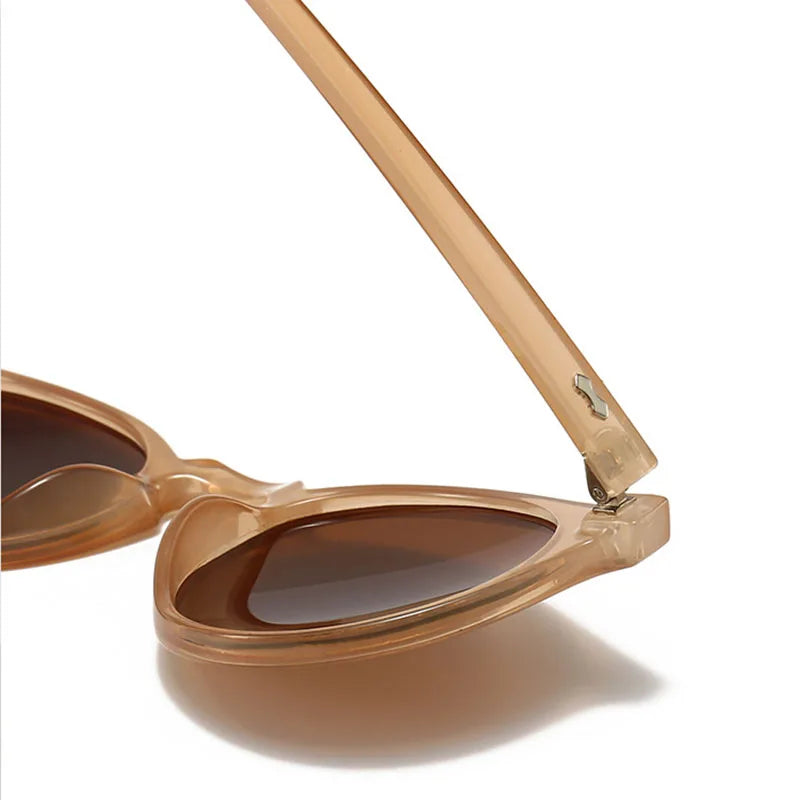 Small Round Sunglasses Women Vintage Brand Designer Brown Sun Glasses Round Frame Rivet Shades Female Ladies UV400 Gafas De Sol