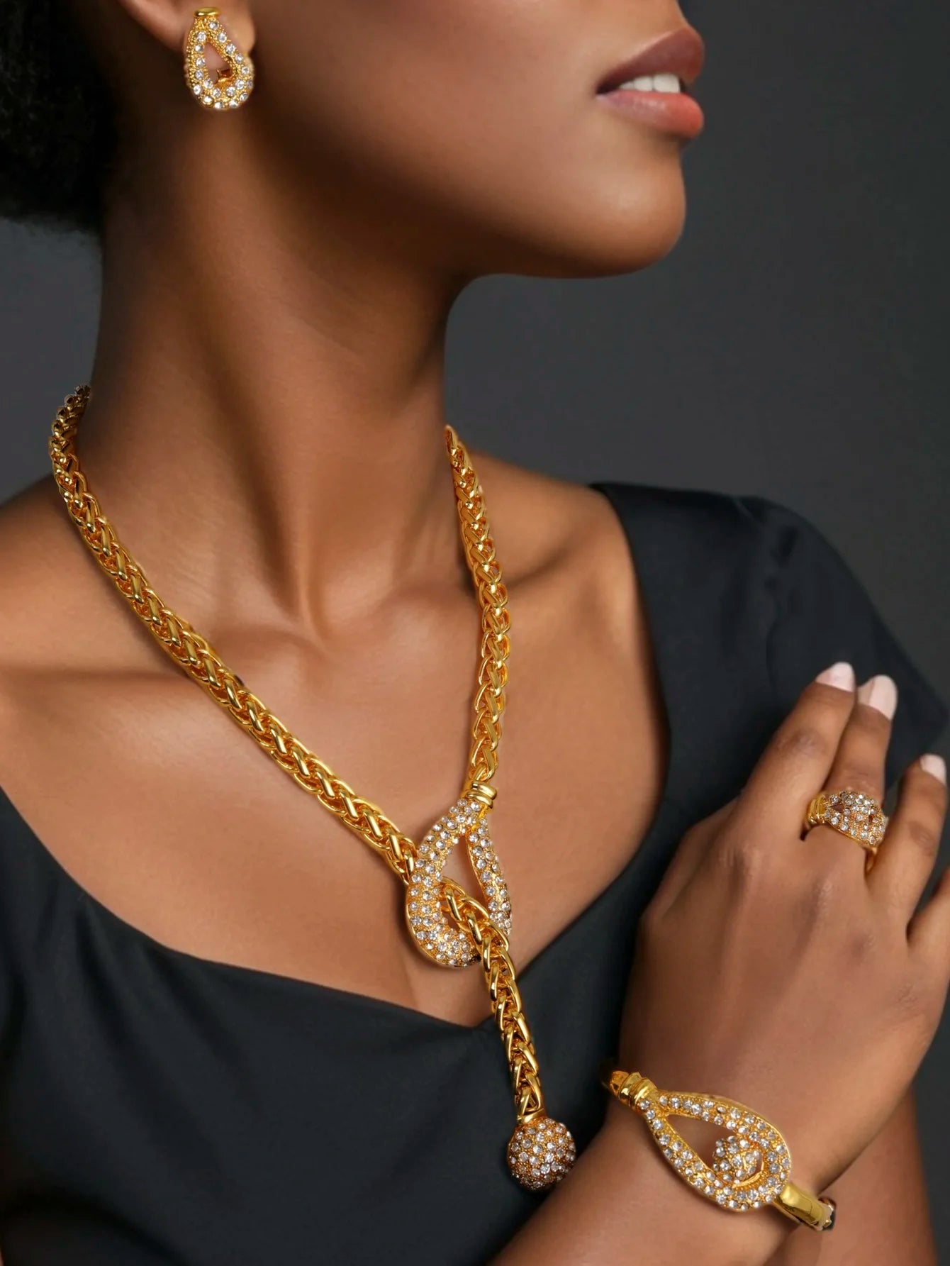 Dubai 24K Gold Plated Gold Women Jewelry Sets Classic Design Necklace Earrings Charm Bracelet Ring Banquet Party Jewelry