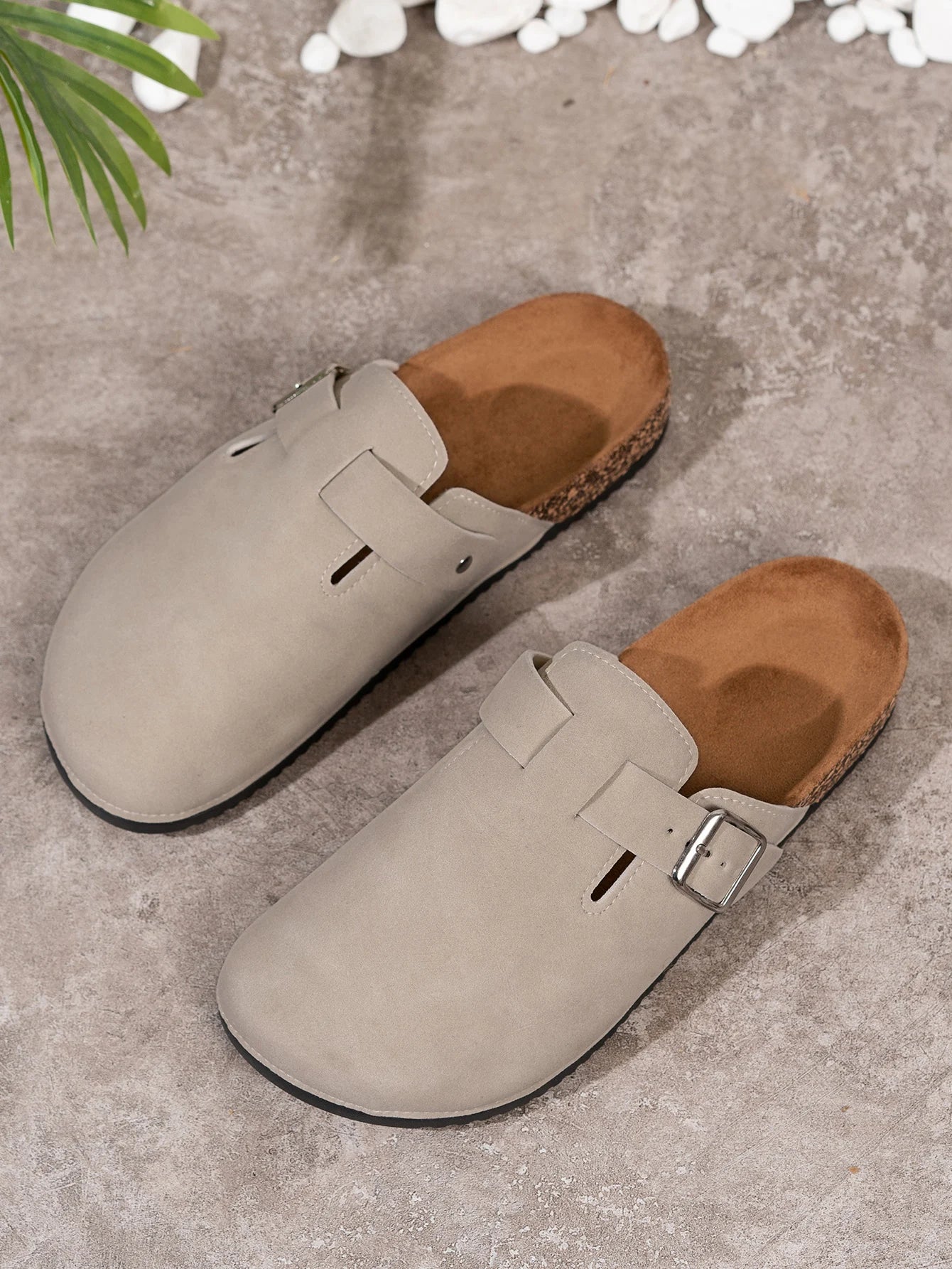 Men's Toe-Toe Slippers, Fashionable and Versatile, Thick-Soled, Wear-Resistant, Soft-Soled, Comfortable Slip-On Casual Sandals