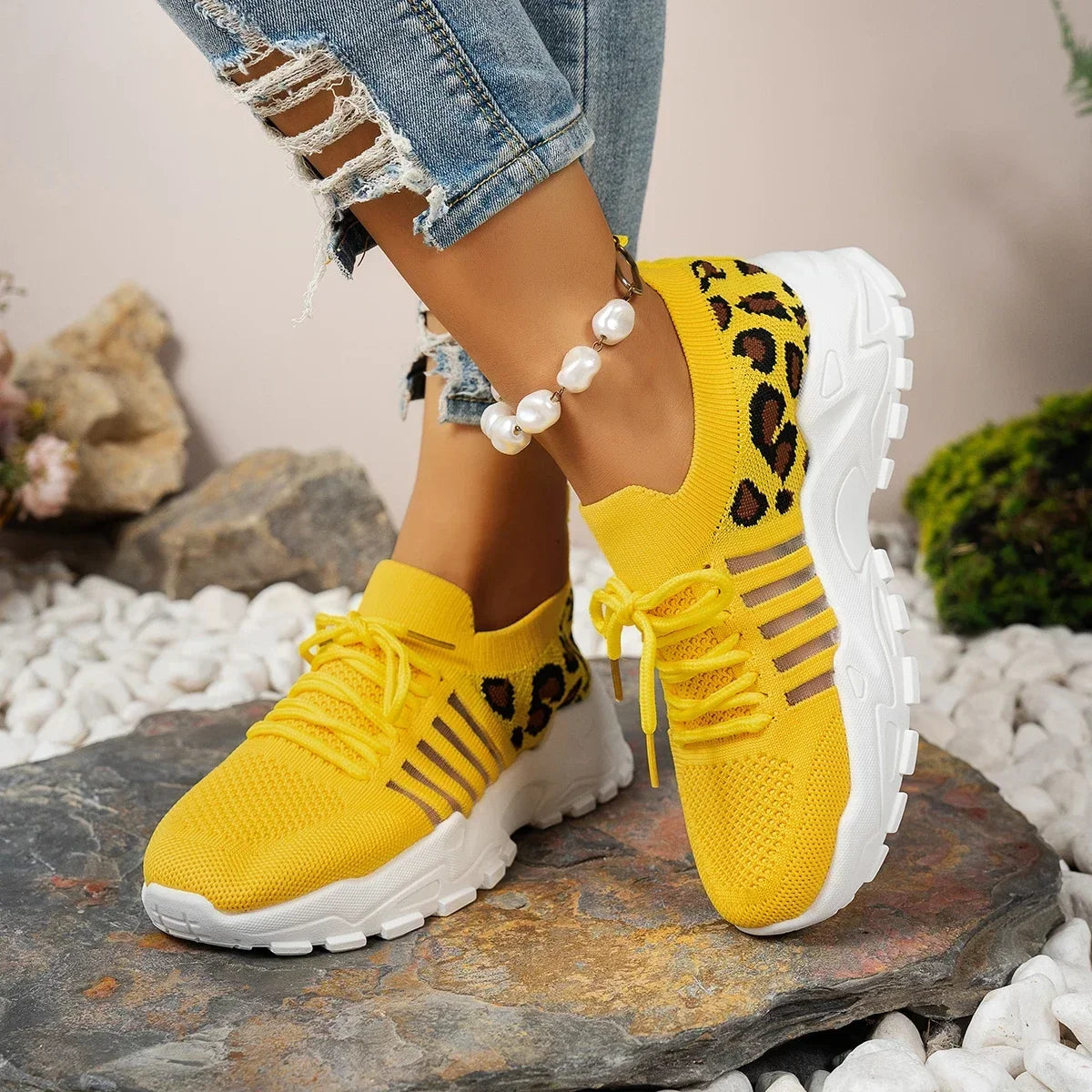Women Casual Shoes Breathable Walking Mesh Flat Shoes Platform Sneakers Women Tenis Gym Vulcanized Shoes White Female Footwear