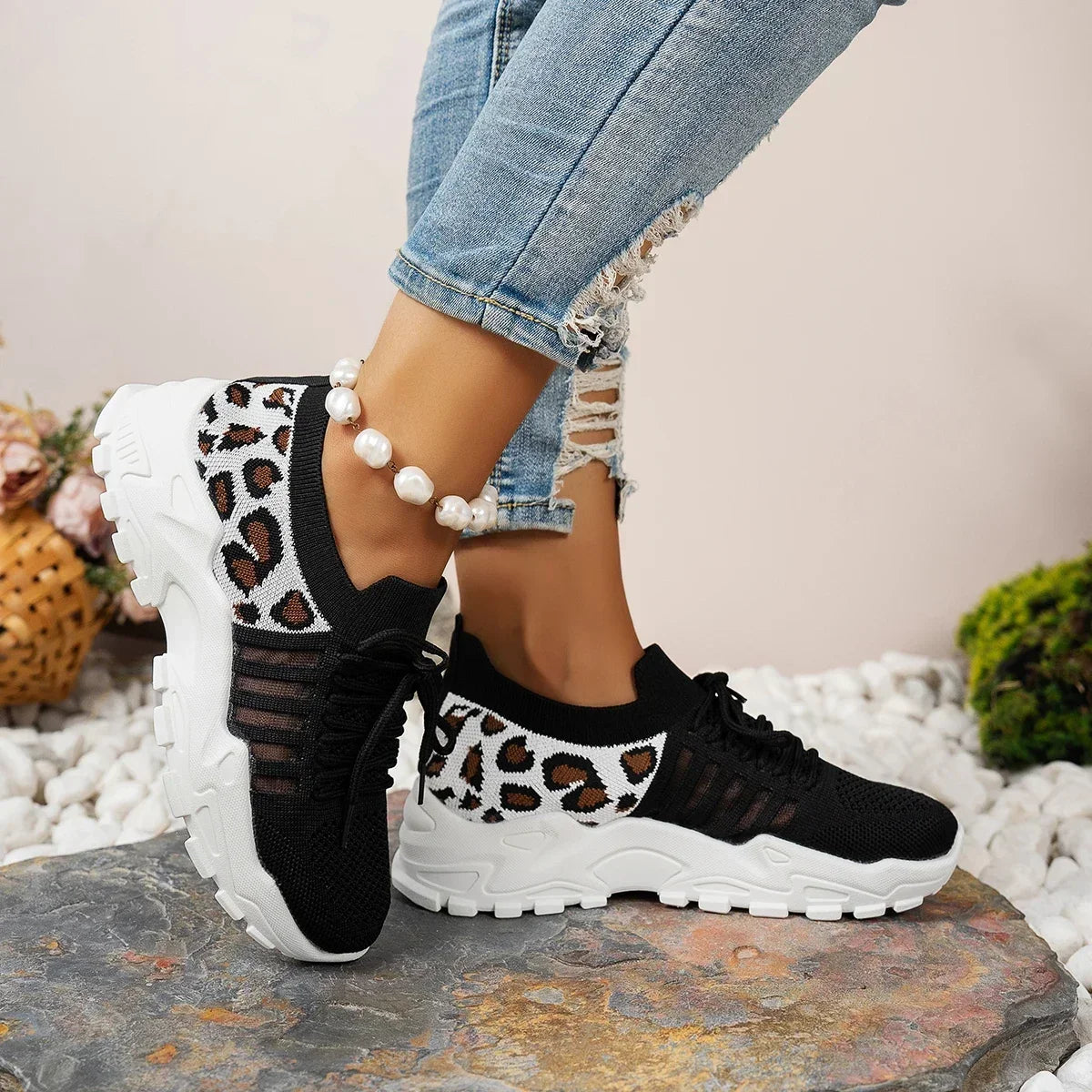 Women Casual Shoes Breathable Walking Mesh Flat Shoes Platform Sneakers Women Tenis Gym Vulcanized Shoes White Female Footwear