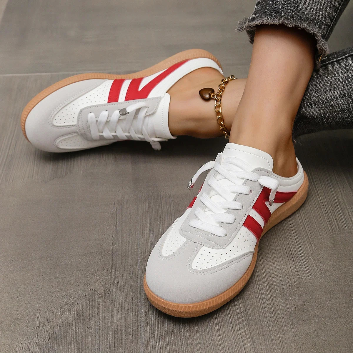 2025 New Women Shoes Sports Round Toe Flat Female Footwear Casual Sneakers Clogs Platform Summer Slip on Creeper Baotou Slippers