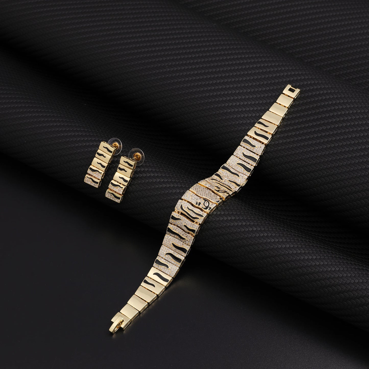 JRH Jewellery Woman Gold Electroplated 4Piece Jewelry SetNecklace Earrings Bracelets Rings Essential for Banquets Free Shippings
