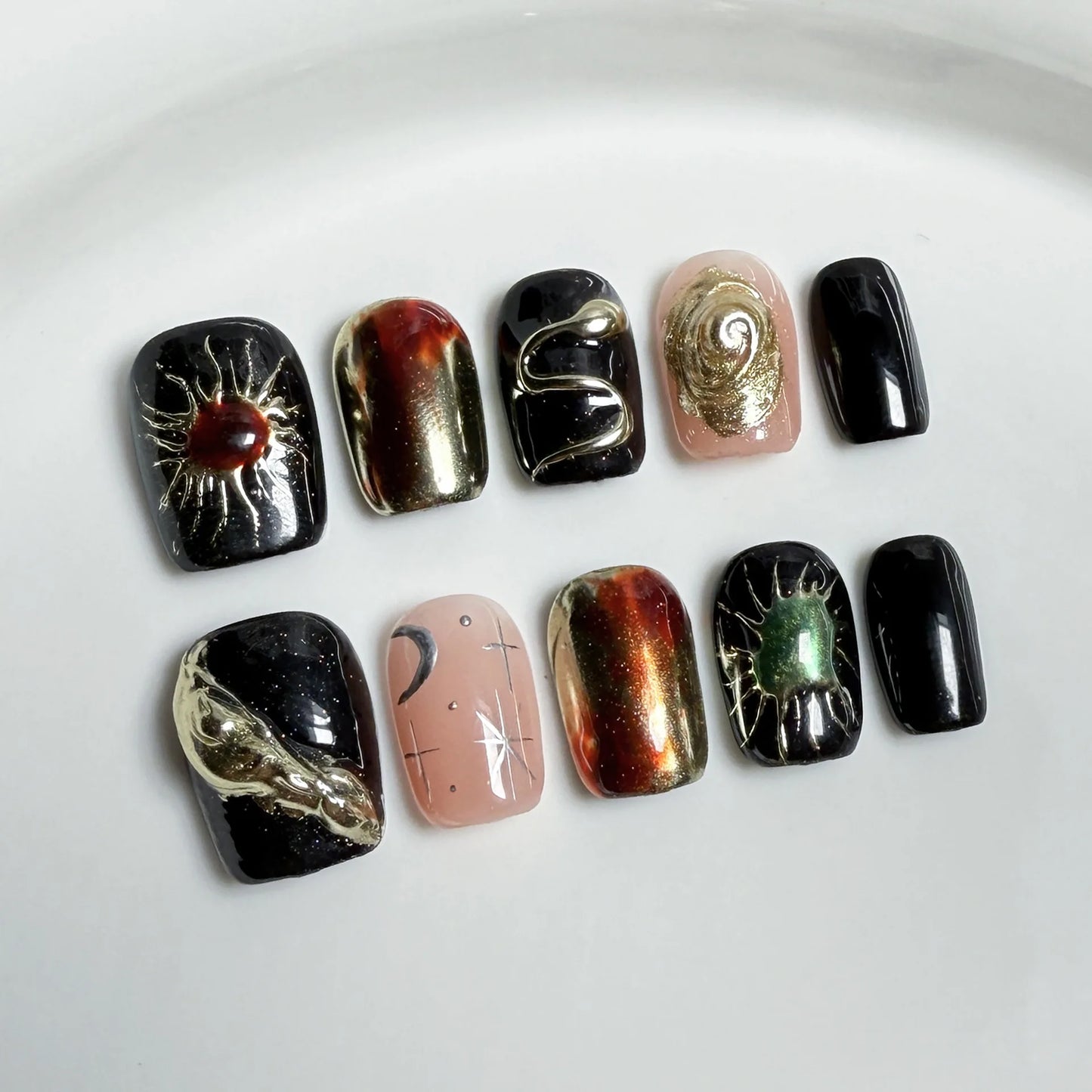 10Pcs Short Sweet and Cool Handmade Press On Nails Full Cover Design Round Head Fake Nail Artificial Manicure Wearable Nail Tips