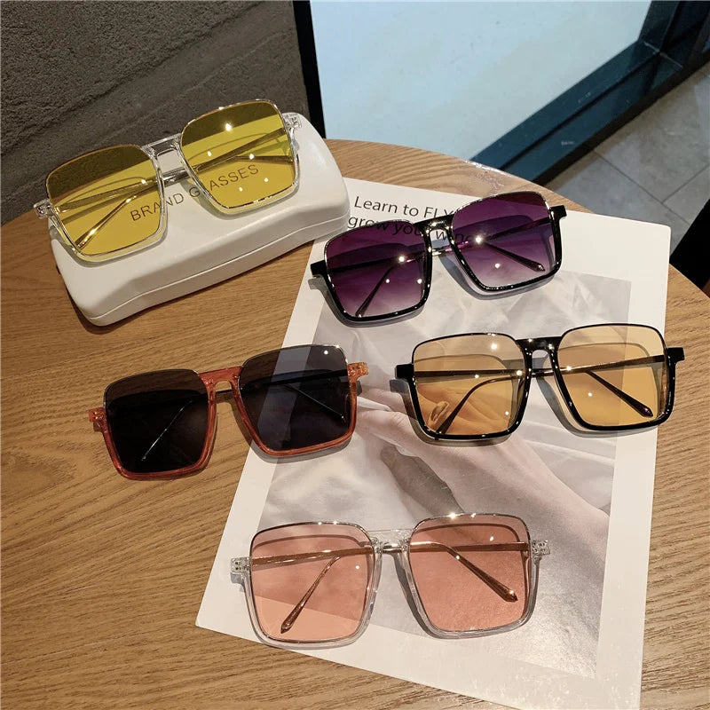 2021 New Vintage Fashion Sunglasses For Women Metal Square Frame Luxury Shades Pink Sun Glasses Photograph Sun Eyewear UV400