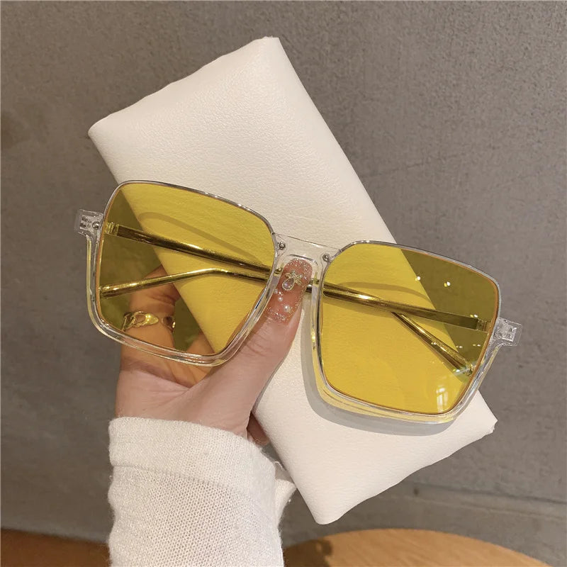 2021 New Vintage Fashion Sunglasses For Women Metal Square Frame Luxury Shades Pink Sun Glasses Photograph Sun Eyewear UV400
