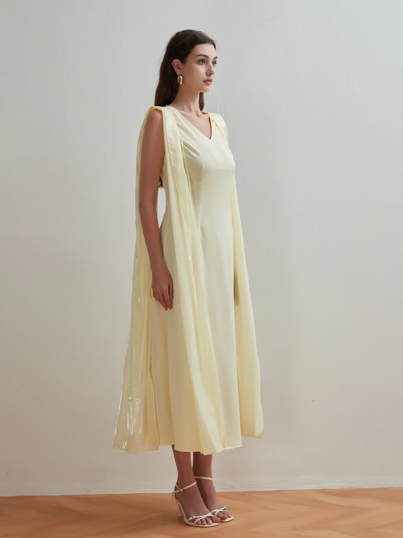 2025 Fashionable Womens Spaghetti Strap Sleeveless Dresses and Solid Color Elegant Loose Temperament Dresses Evening Party Dress